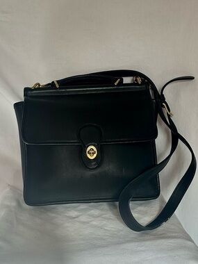 Vintage COACH Willis Bag 9927 | Black Leather Dowel Crossbody